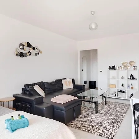 Piscine, , Calme Et Ensoleille Apartmán