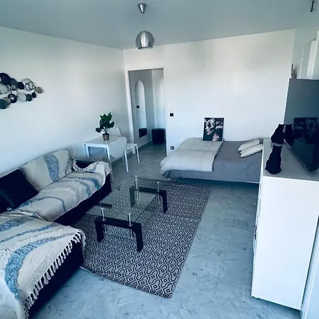 Piscine, , Calme Et Ensoleille Apartamento Antibes