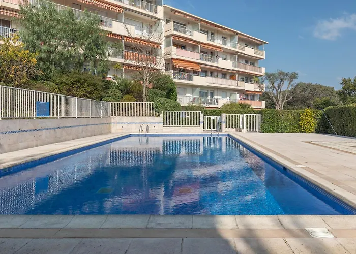 Daire Piscine, , Calme Et Ensoleille *